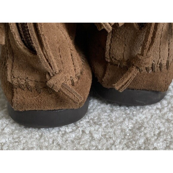 MINNETONKA Moccasins Ankle High Top Fringe Boots Brown Suede Size 7 Back Zip - Picture 9 of 11